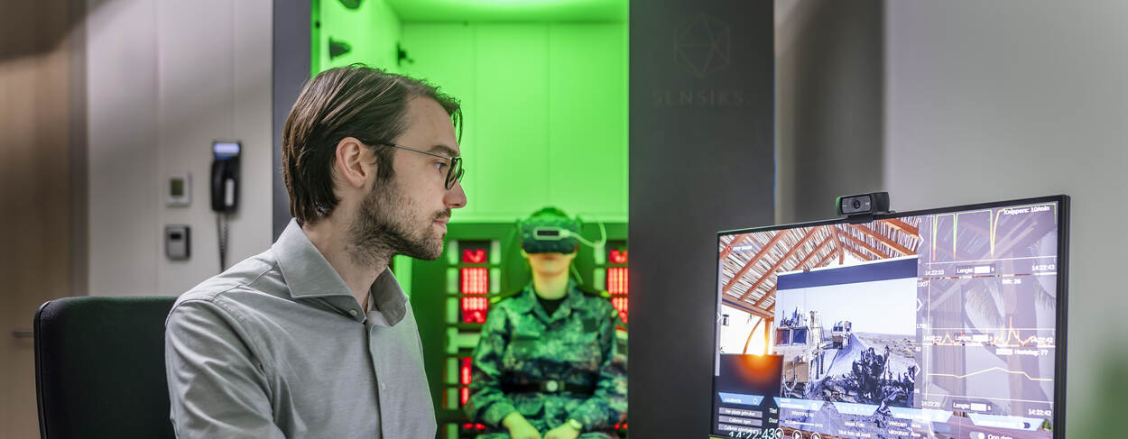 Banner IMMERSE: militair krijgt een VR-behandeling